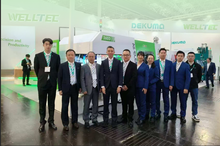 K 2025 完美落幕，華大機(jī)械攜創(chuàng)新技術(shù)贏(yíng)得全球客戶(hù)贊譽(yù)！